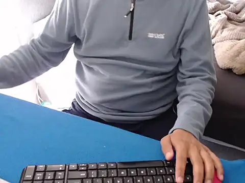 desiloverboy online show from July 31, 10:14 am