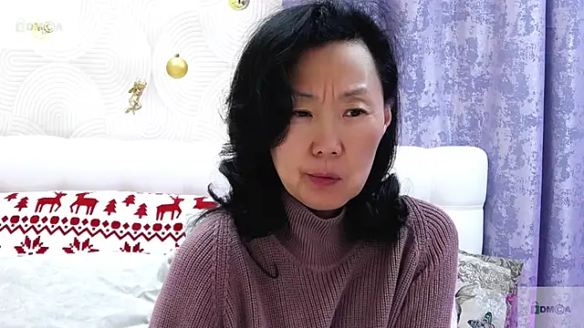 Snapshot of Asian_legs chatting on January 13, 9:41 am Asian legs online show from January 13, 9:41 am