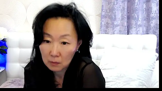 Snapshot of Asian_legs chatting on February 7, 12:28 pm Asian legs online show from February 7, 12:28 pm