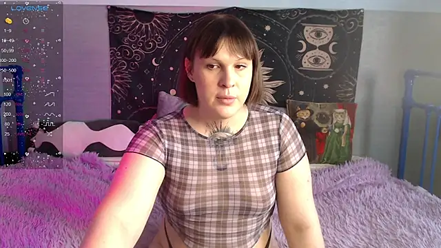 Snapshot of ivamayy chatting on April 2, 8:23 am ivamayy online show from April 2, 8:23 am