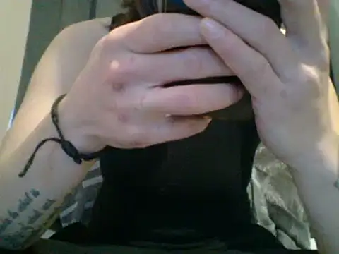 Snapshot of geilmeisje98 chatting on February 14, 8:31 am geilmeisje98 online show from February 14, 8:31 am