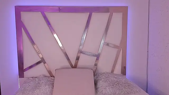 Snapshot of PaulinaBelushi chatting on January 15, 2:06 am PaulinaBelushi online show from January 15, 2:06 am