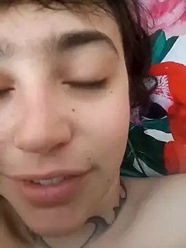 Snapshot of Blulilla69 chatting on February 4, 7:18 am Blulilla69 online show from February 4, 7:18 am