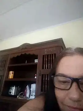 Snapshot of catdool chatting on January 6, 6:52 pm catdool online show from January 6, 6:52 pm