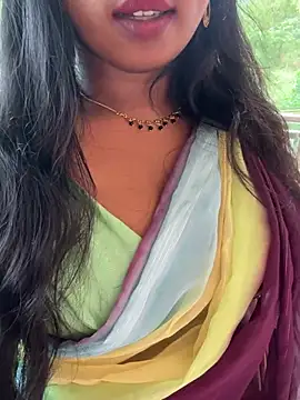 Dhiyapink online show from March 12, 12:15 pm