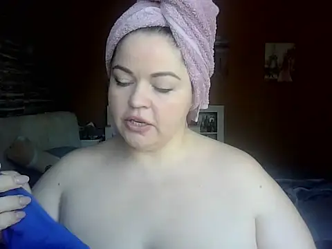 Snapshot of cute__cherry chatting on February 10, 12:31 pm cute cherry online show from February 10, 12:31 pm