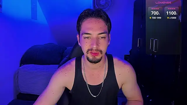 Snapshot of Alex_smith00 chatting on February 12, 11:51 pm Alex smith00 online show from February 12, 11:51 pm