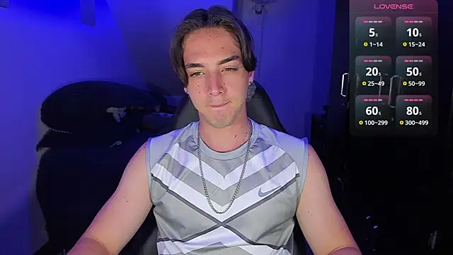 Snapshot of Alex_smith00 chatting on September 15, 12:43 am Alex smith00 online show from September 15, 12:43 am