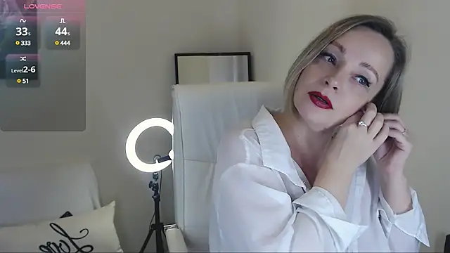 Tilly Eliot online show from March 10, 8:34 pm