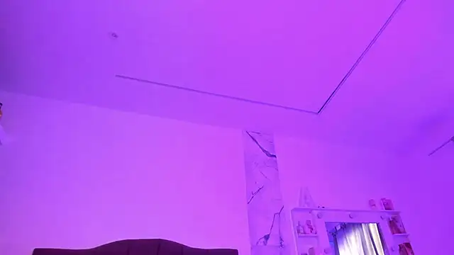 Snapshot of alysson_18 chatting on April 20, 1:14 pm alysson 18 online show from April 20, 1:14 pm