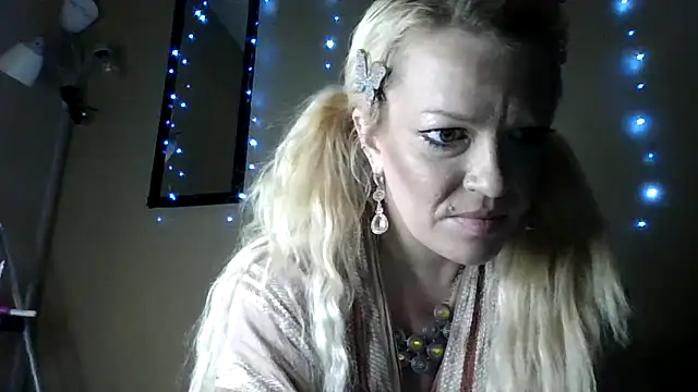 Snapshot of marilyn420 chatting on February 16, 9:05 am marilyn420 online show from February 16, 9:05 am