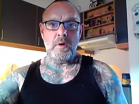 Snapshot of motormund chatting on October 2, 6:31 am motormund online show from October 2, 6:31 am