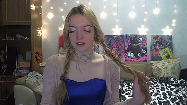 SecretSophia online show from January 1, 12:00 am