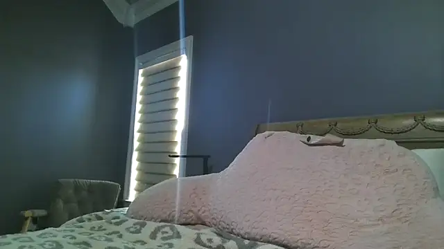 Lisaisluscious online show from February 28, 3:02 pm