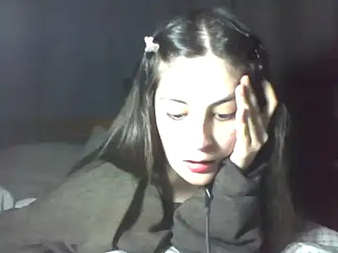 Snapshot of Insomniacl chatting on February 3, 4:10 am Insomniacl online show from February 3, 4:10 am