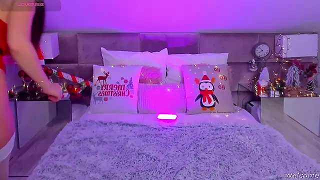 MiaMuse online show from December 14, 7:40 pm