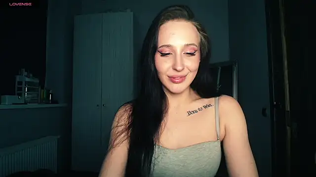 AliceTurnOn online show from April 12, 5:07 pm