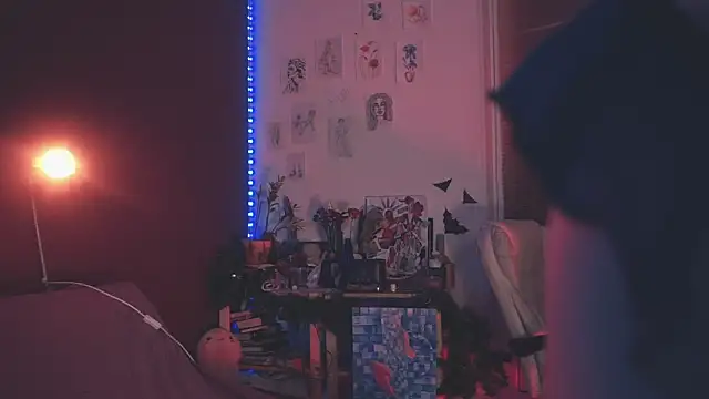 juby yuby online show from December 8, 7:43 pm