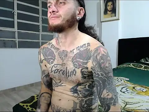 Snapshot of raggaman_ chatting on February 6, 2:27 am raggaman online show from February 6, 2:27 am