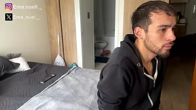 Snapshot of Emanuell__ chatting on April 19, 3:44 pm Emanuell online show from April 19, 3:44 pm