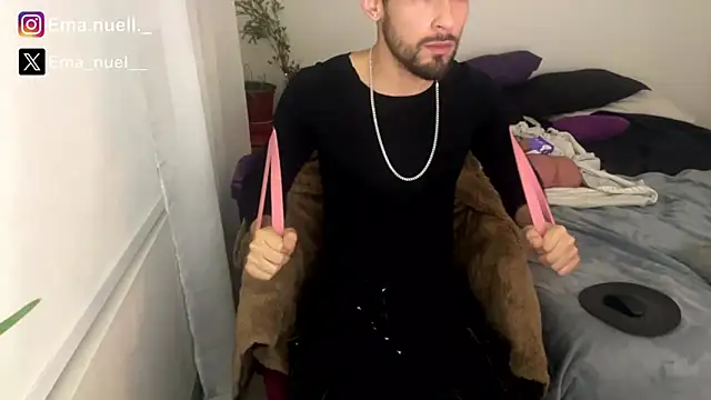 Snapshot of Emanuell__ chatting on April 28, 2:27 am Emanuell online show from April 28, 2:27 am