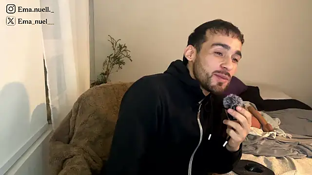Snapshot of Emanuell__ chatting on May 21, 11:12 pm Emanuell online show from May 21, 11:12 pm