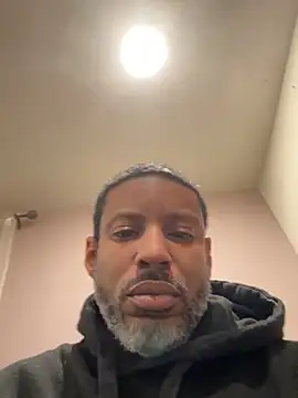 Snapshot of SlightEvidence chatting on January 8, 10:59 am SlightEvidence online show from January 8, 10:59 am