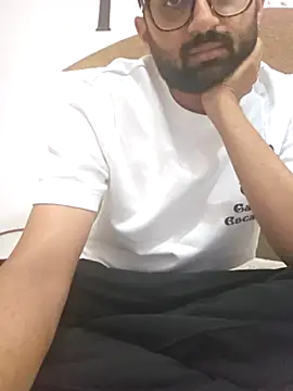 Snapshot of love4shownude chatting on March 15, 5:19 pm love4shownude online show from March 15, 5:19 pm