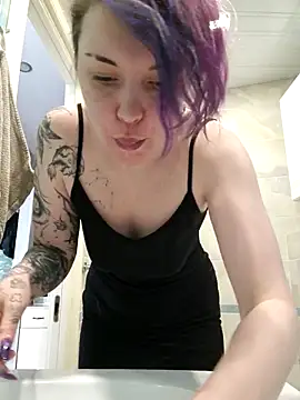 Snapshot of LazyTanukii chatting on May 23, 7:24 am LazyTanukii online show from May 23, 7:24 am