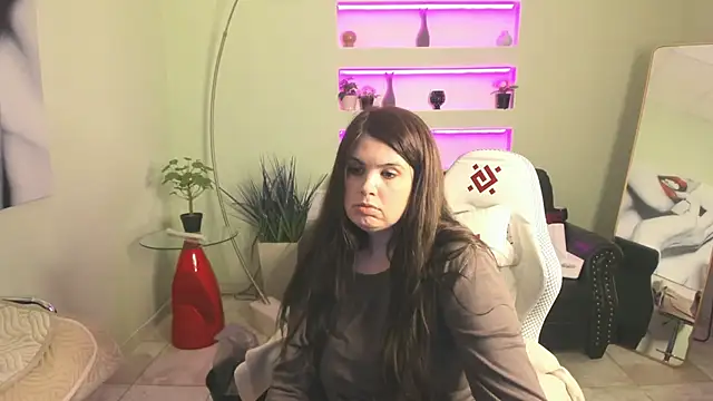 BattyMoll online show from February 8, 3:37 pm