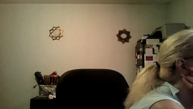 XTRAHORNYONE online show from October 17, 7:27 pm