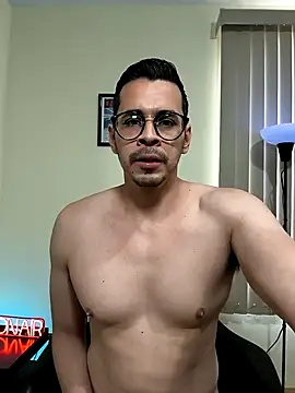 Snapshot of towers_j chatting on February 11, 4:12 pm towers j online show from February 11, 4:12 pm