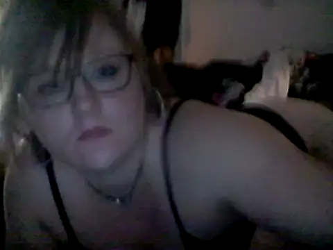 Snapshot of JadeDaMilf chatting on February 4, 1:02 am JadeDaMilf online show from February 4, 1:02 am