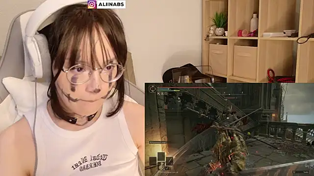 Snapshot of aliiiiiina chatting on January 30, 4:02 pm aliiiiiina online show from January 30, 4:02 pm