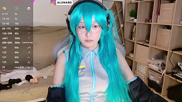 Snapshot of aliiiiiina chatting on March 6, 4:49 pm aliiiiiina online show from March 6, 4:49 pm