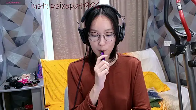 Snapshot of aliiiiiina chatting on October 14, 6:47 am aliiiiiina online show from October 14, 6:47 am