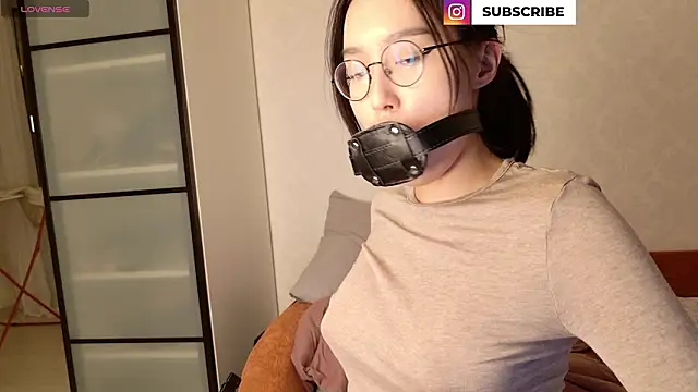 aliiiiiina online show from February 10, 9:30 pm