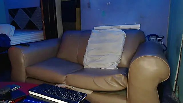 Snapshot of Tirichexxx chatting on December 19, 2:45 am Tirichexxx online show from December 19, 2:45 am