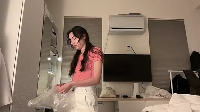 Snapshot of everybody_loves_pussy chatting on March 8, 12:00 am everybody loves pussy online show from March 8, 12:00 am