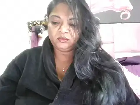 Snapshot of IndianDelia chatting on May 18, 5:02 am IndianDelia online show from May 18, 5:02 am