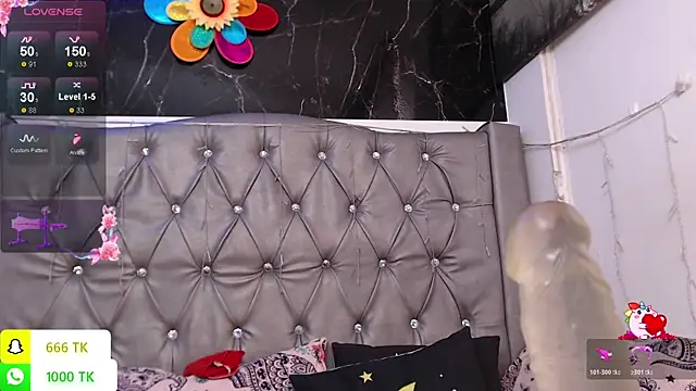 LAILAGUMMY online show from April 1, 12:50 pm