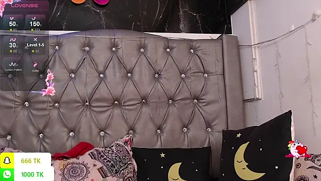 LAILAGUMMY online show from April 7, 2:06 pm