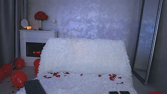 Snapshot of Michelle90u chatting on February 14, 8:38 pm Michelle90u online show from February 14, 8:38 pm