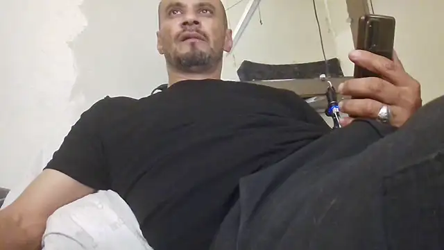 leonar0101 online show from November 25, 4:45 am