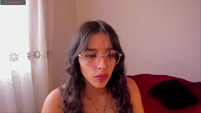 aluna 0310 online show from December 5, 7:49 pm