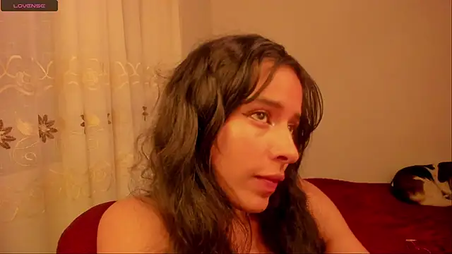 aluna 0310 online show from December 18, 11:30 pm