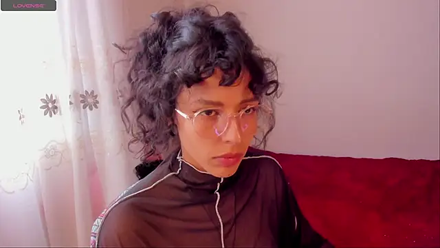 aluna 0310 online show from January 3, 7:50 pm