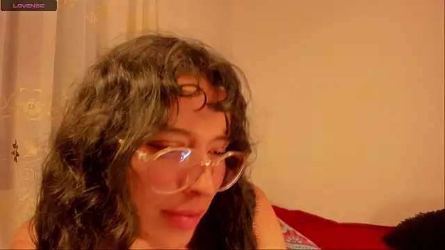 aluna 0310 online show from January 8, 11:30 pm