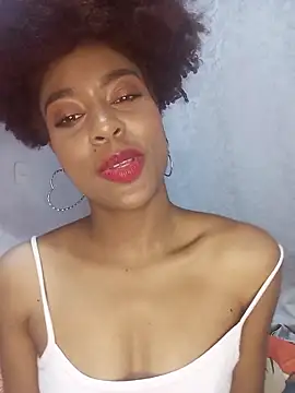 thaimy  online show from December 18, 11:55 pm