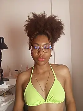 thaimy  online show from March 13, 2:40 am